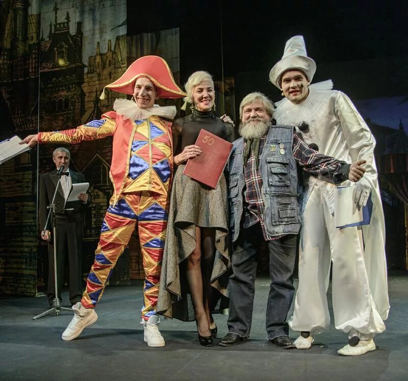 актриса кукольного театра осетии. государственный академический большой театр ссср. большой театр 1959 года. театру 50 лет. опера леди макбет мценского уезда шостаковича.