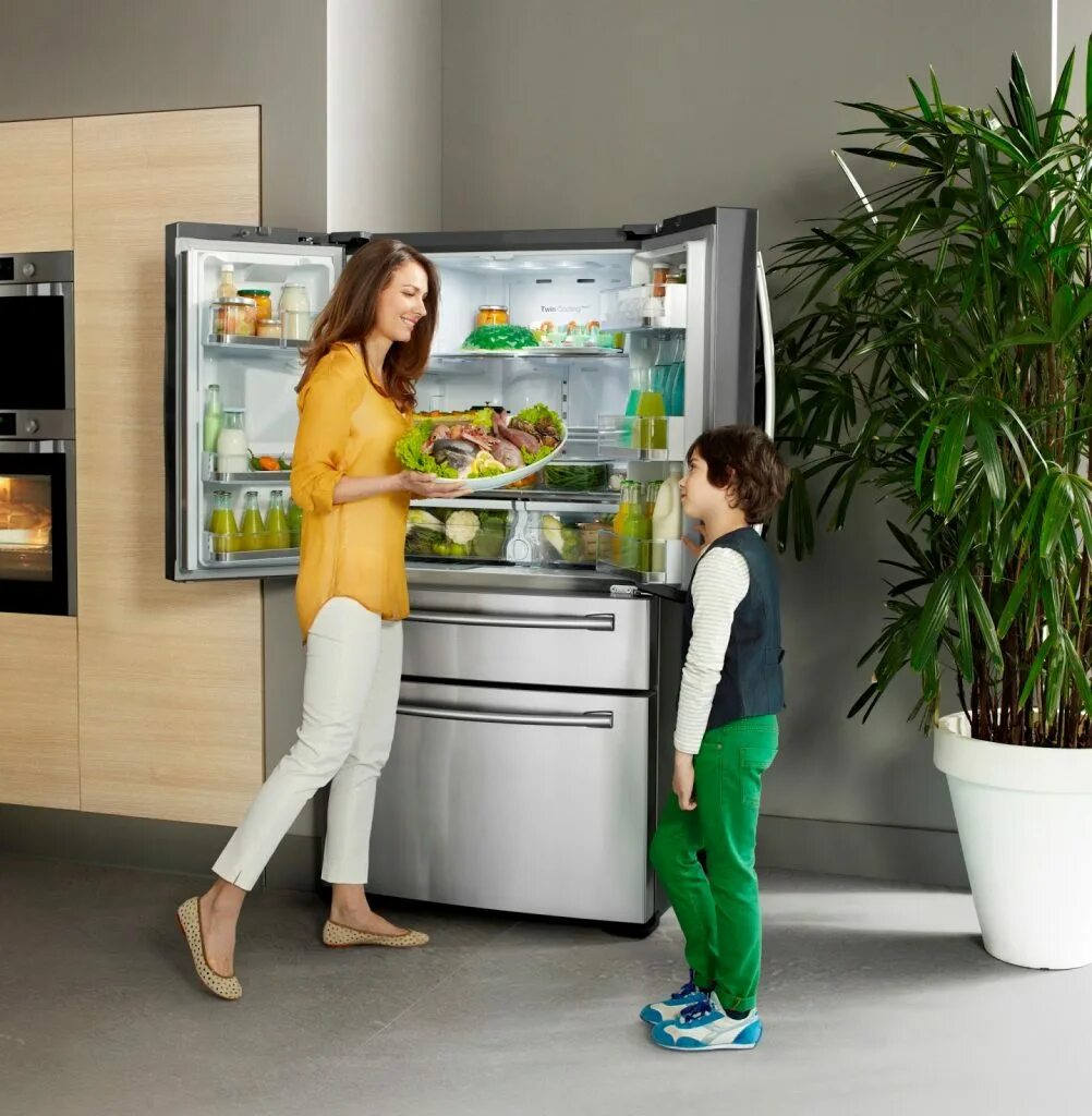 Горячую кастрюлю в холодильник можно. Samsung rf24fsedbsr. Редкие холодильники. Холодильник для больших кастрюль. Холодильник Samsung rf24fsedbsr нержавеющая сталь.