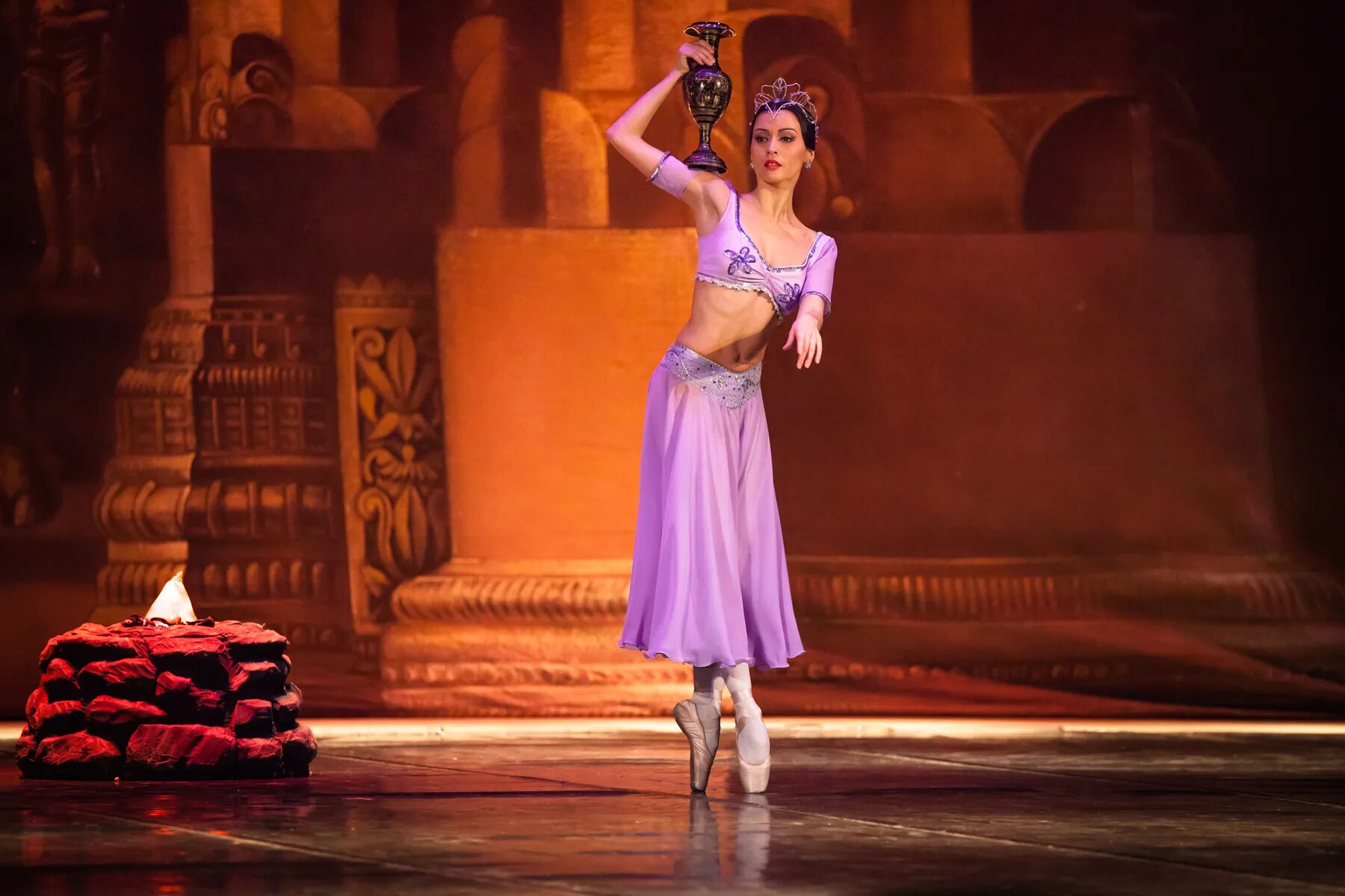 Баядерка значение. Балет баядерка никия. Баядерка значение. Баядерка факир. Баядерка 1972.