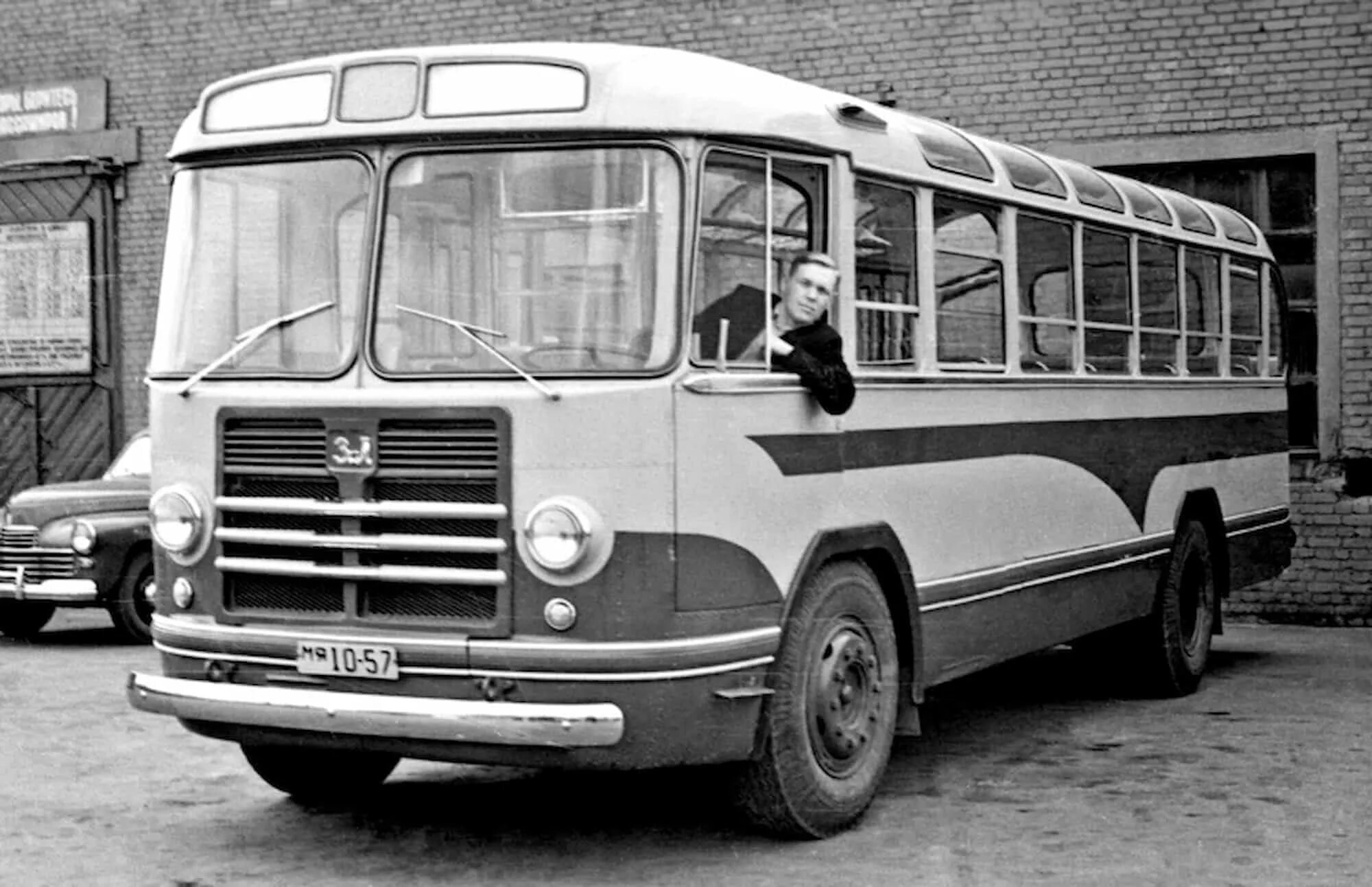Первый автобус 80. ЗИЛ-ЛИАЗ-158. ЗИЛ 158. ЗИЛ-158 автобус. ЗИС 155 ЗИЛ 158.
