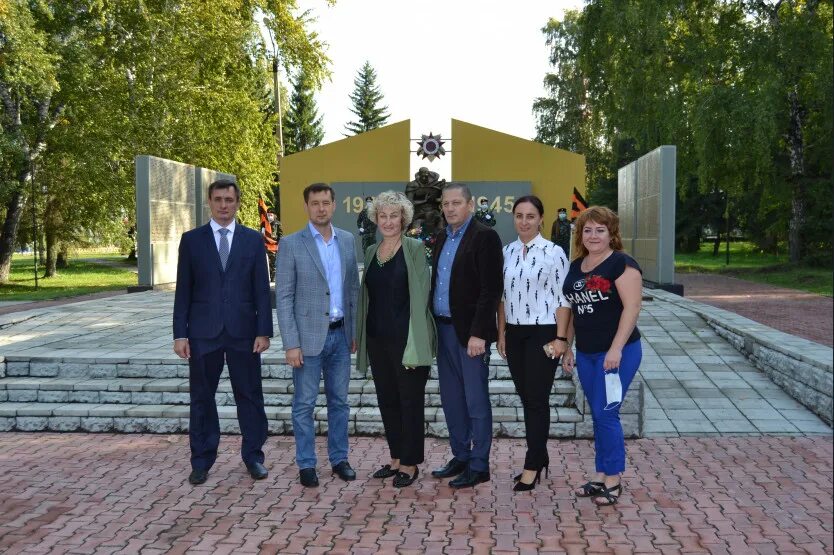 Детский дом г. Болотное новосибирская область. Спорткомплекс восток болотное. Школа 4 болотное новая. Новая школа город болотное.