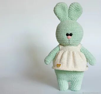 Игрушка заяц из пряжи