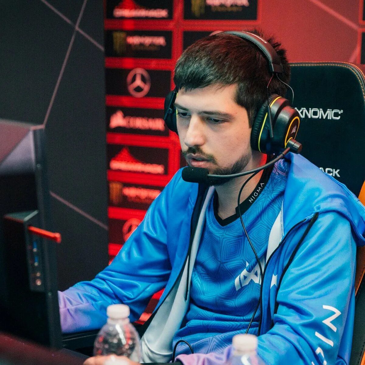 Gg dota2. Гейминг гладиатор дота 2. Gg dota2. Лого доты. Gg dota2.