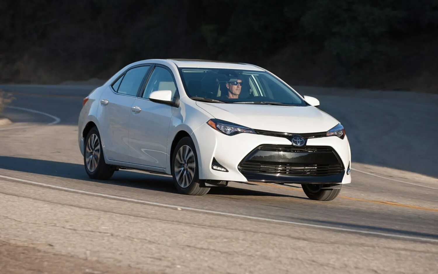 Тойота королла 2018 года. Тойота королла 2017. toyota corolla le 2017. тойота королла седан 2017. toyota corolla 2018 le.