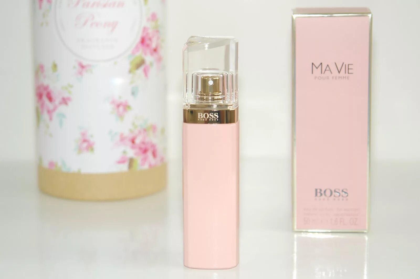 Hugo Boss ma vie pour femme 75 50 30мл. Hugo Boss духи ma vie розовые. Хьюго босс Мави. Hugo Boss ma vie 30 мл.