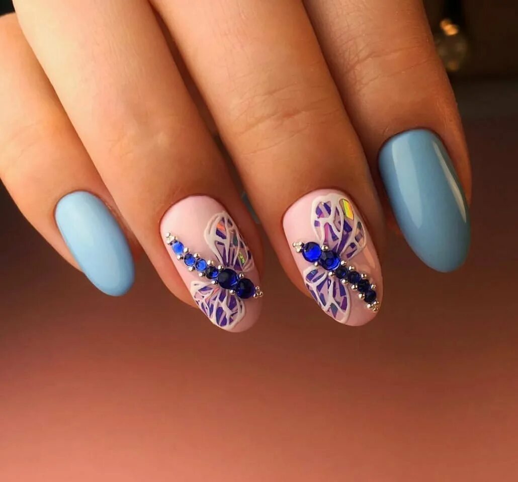 Картинки дизайна ногтей 2024. Красивые ногти на весну. Ногти с бабочками. Яркий маникюр с бабочками. Красивые ногти с бабочками.