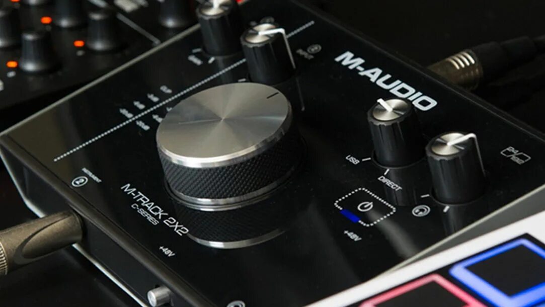 M track com. Audio m track 2x2. M Audio m track 2. M Audio hdh40. M-Audio m track 2x2 интерфейсы.