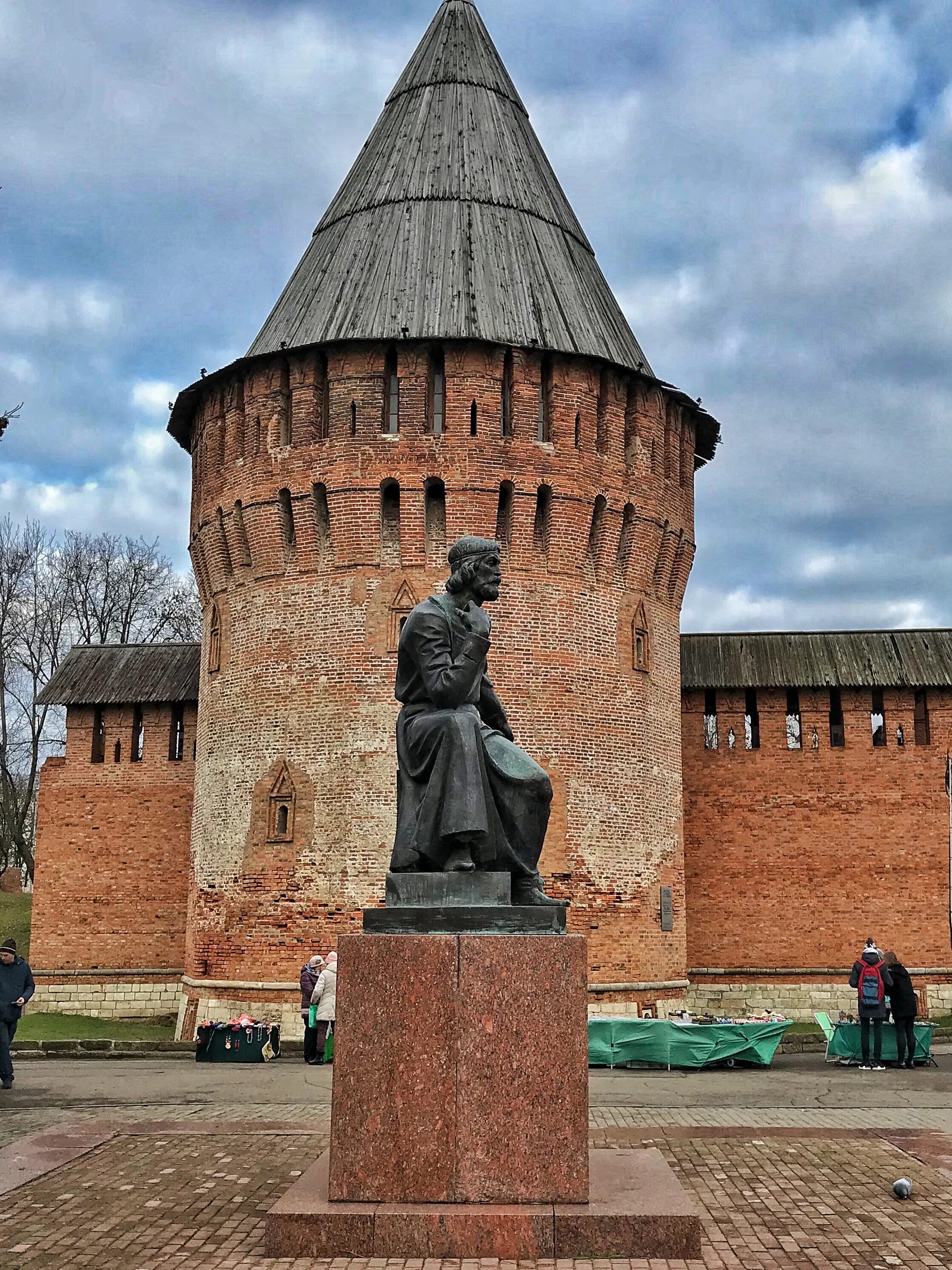 Башни крепости смоленска. Авраамиевская башня смоленская крепость. смоленская крепость смоленск.