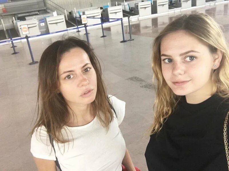 анна нистром с мамой фото. швета баччан нанда. угадай где мама. анна нистром с мамой модель. анна нистром с мамой фото.