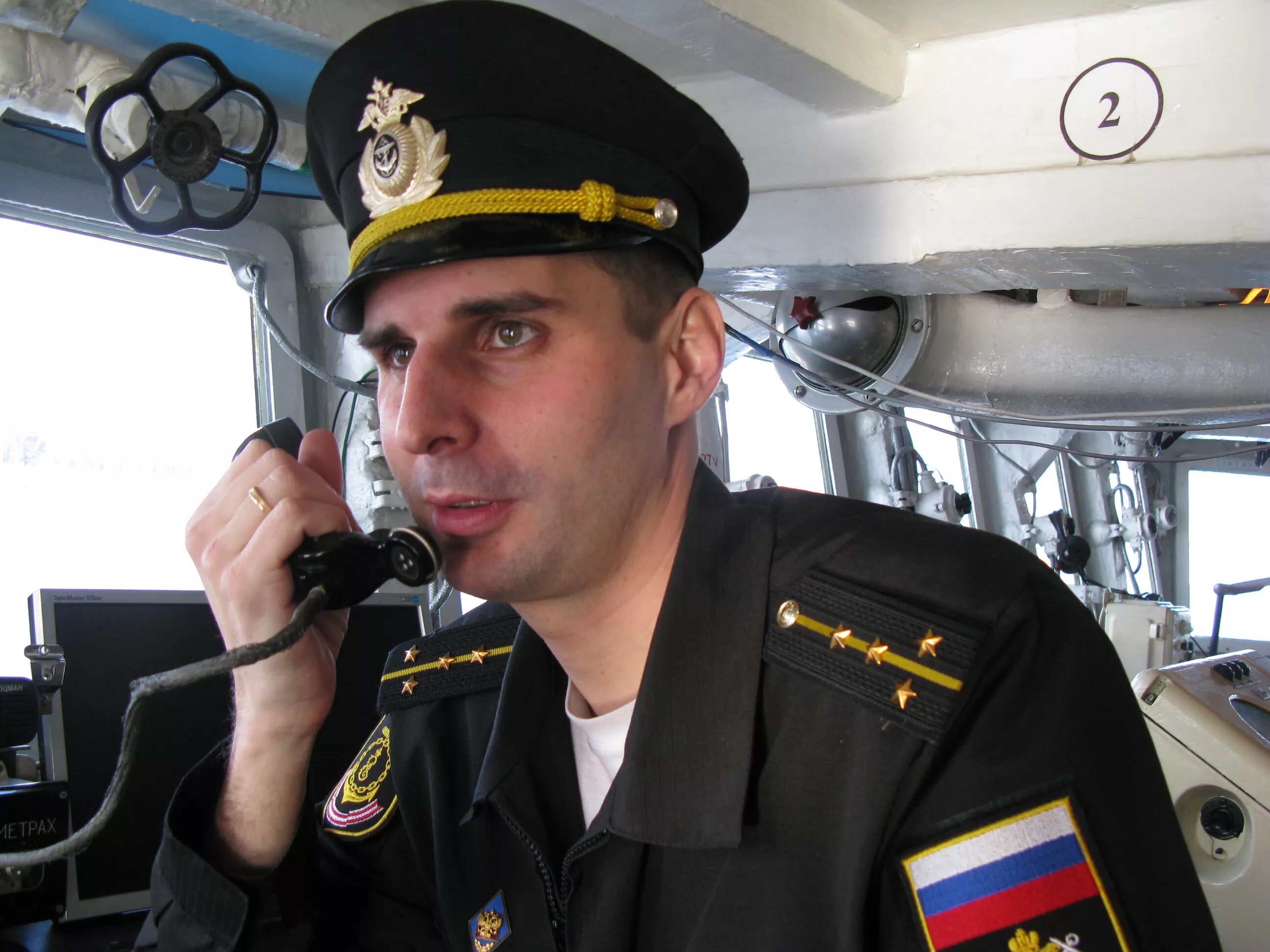 Командир это. Капитан-лейтенант ВМФ. Форма капитана лейтенанта ВМФ. Андрей Шалыгин Капитан. Капитан-лейтенант ВМФ 2 ранга.