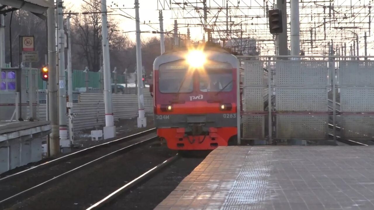 Эд4м на станции Голутвин. Эд4м 0283 ТЧ-7 Рязань Москва. Люберцы Перово электричка. Голутвин рязань электричка сегодня с изменениями