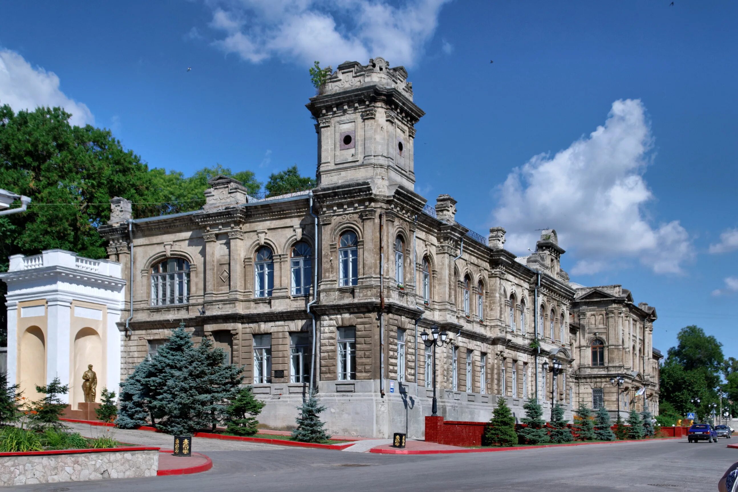 Гимназия Короленко Керчь. Керчь женская гимназия. Керчь гимназия Короленко здание. Керченская гимназия Короленко.