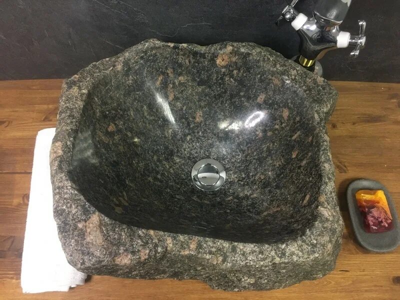 Stone sink каменная раковина. Каменная раковина. Vitarta раковина накладная. Раковина чаша из камня. Каменный панцирь.