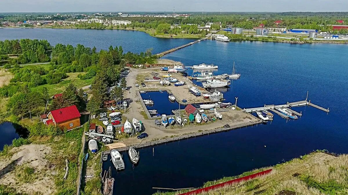 Приозерск город. Приозерский район г.Приозерск. Яхт клуб Радуга Приозерск. Приозерск (Ленинградская область) с высоты