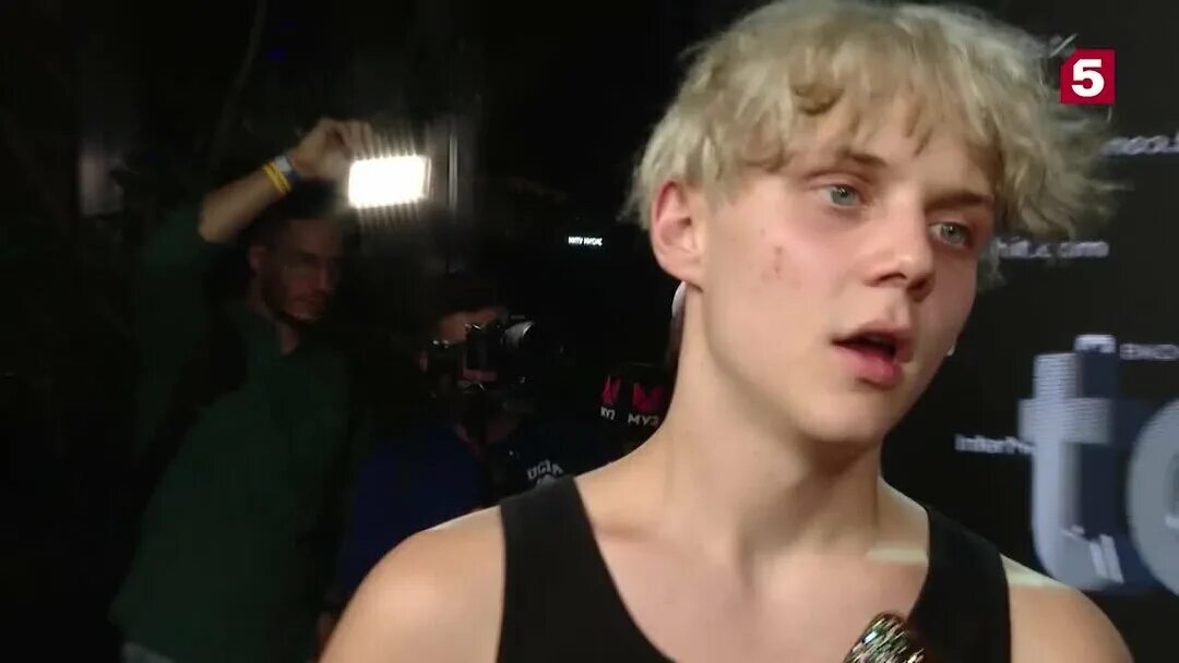 5 утра ваня дмитриенко не представляешь. "200 по встречной". 5 утра ваня дмитриенко не представляешь. Ваня дмитриенко 2021. Ваня дмитриенко 36.