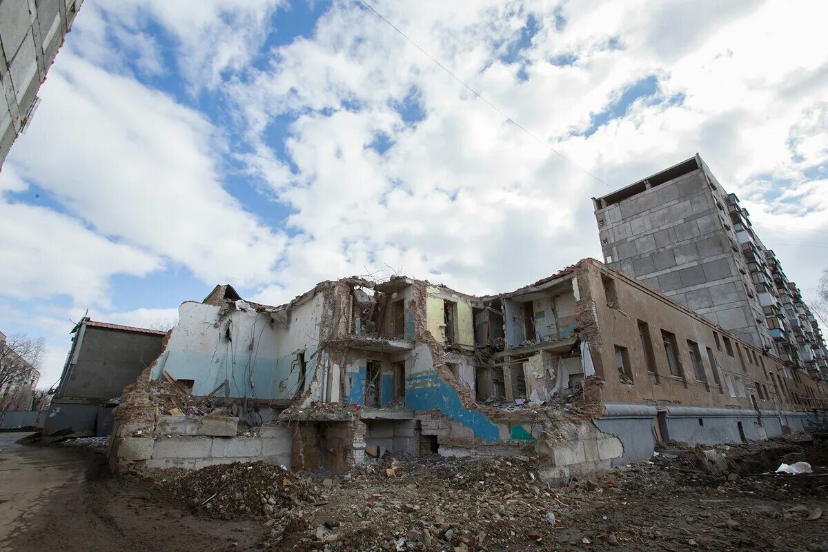 Дом в Магнитогорске после взрыва. Дом в Магнитогорске после взрыва сейчас. Обрушенный дом в Магнитогорске. Дом в Магнитогорске сейчас.