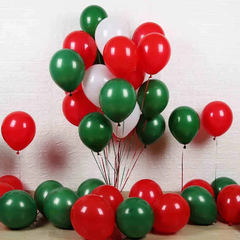 Красные и зеленый шары. Красно зеленые шары. Воздушные шары зеленые красные. Шары зеленые украшение. Сочетание зеленых шаров.