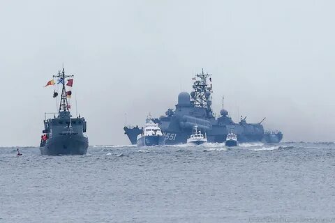 Балтийск корабль