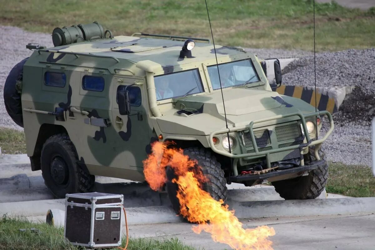 Военные машины видео. Бронеавтомобиль ВПК стрела. Тигр бронеавтомобиль. ГАЗ 2330 СПН. Бронеавтомобиль «Лигер».