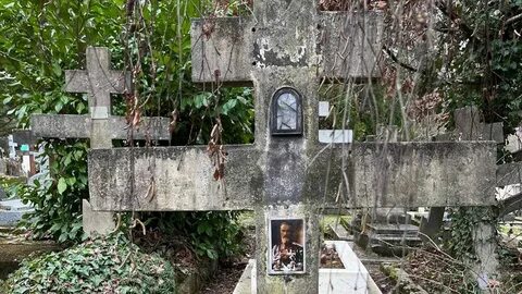 Ткачев кладбище под парижем