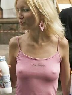 Соски под одеждой порно.