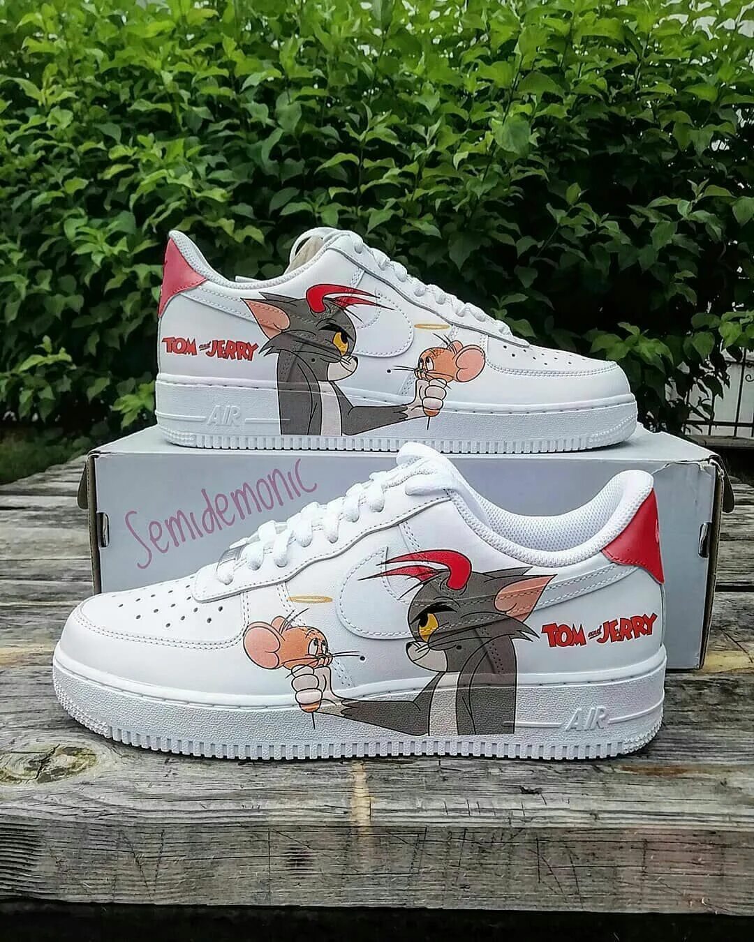 Парные найки. Nike Air Force Jerry. Nike Air Force Tom Jerry. Nike Air Force Custom. Кастом Air Force 1 Tom and Jerry.