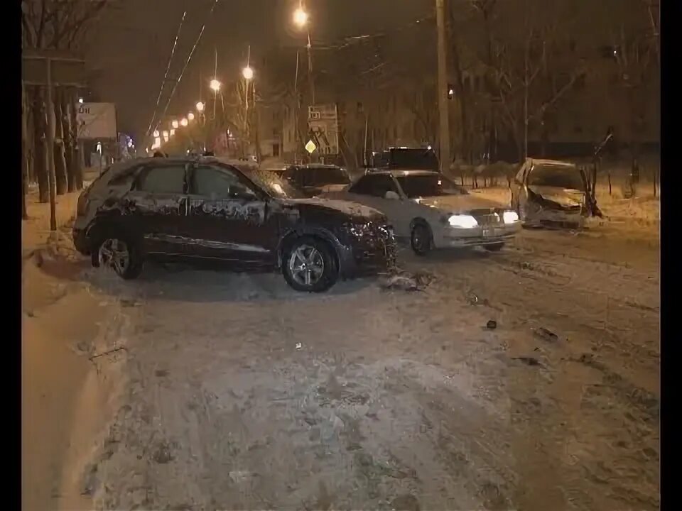 27 ноября 2013. Место происшествия Хабаровск. Ночная авария УАЗ Патриот.