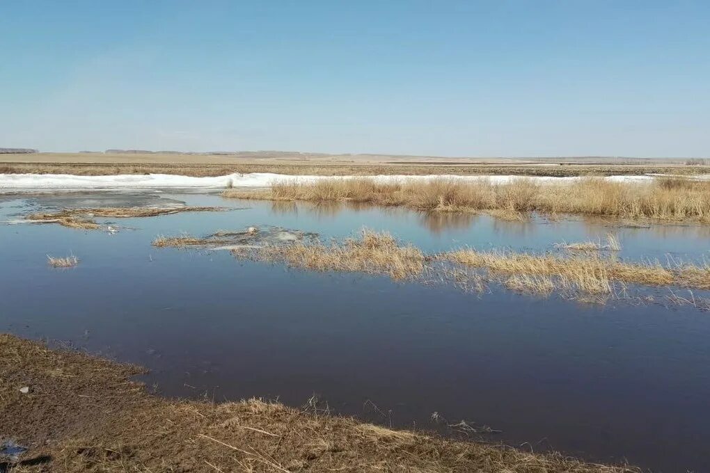 Челябинск озера. Комкуль озеро Кунашакского муниципального района. В Кунашском районе в апреле утонули рыбаки. Утонули четверо на озере Кумкуль. Озеро комкуль челябинская