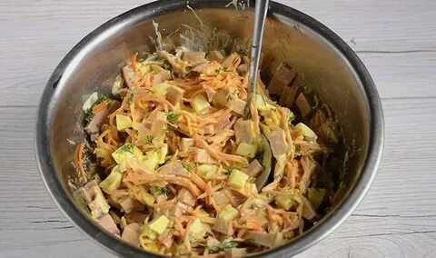 Салат морковь сыр колбаса сухарики