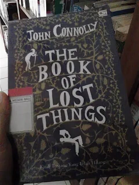 "The book of Lost things" by John Connolly. "The book of Lost things" by John Connolly Wooden Cover. Вокруг света книга Коннолли.