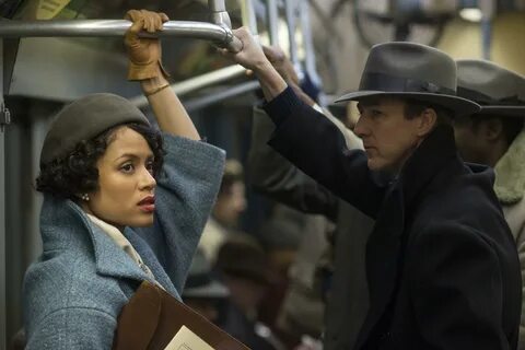 Edward Norton and Gugu Mbatha-Raw in Motherless Brooklyn (2019) .