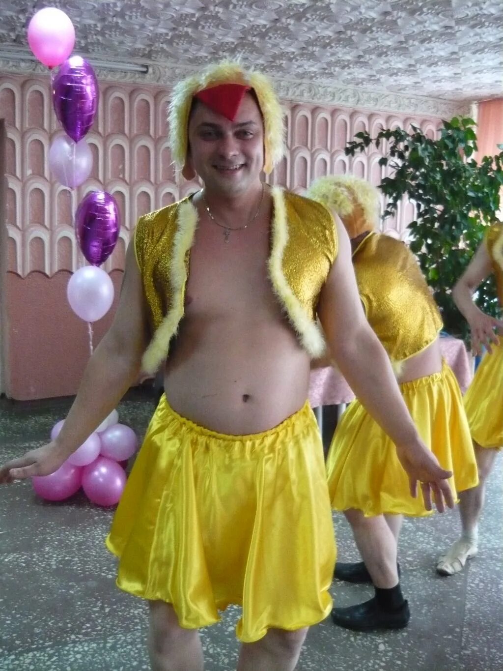 на шагающих утят быть похожими хотят. танец маленьких утят зажигательная. танец маленьких утят зажигательная. песенка про утят. танец маленьких утят мультфильм.