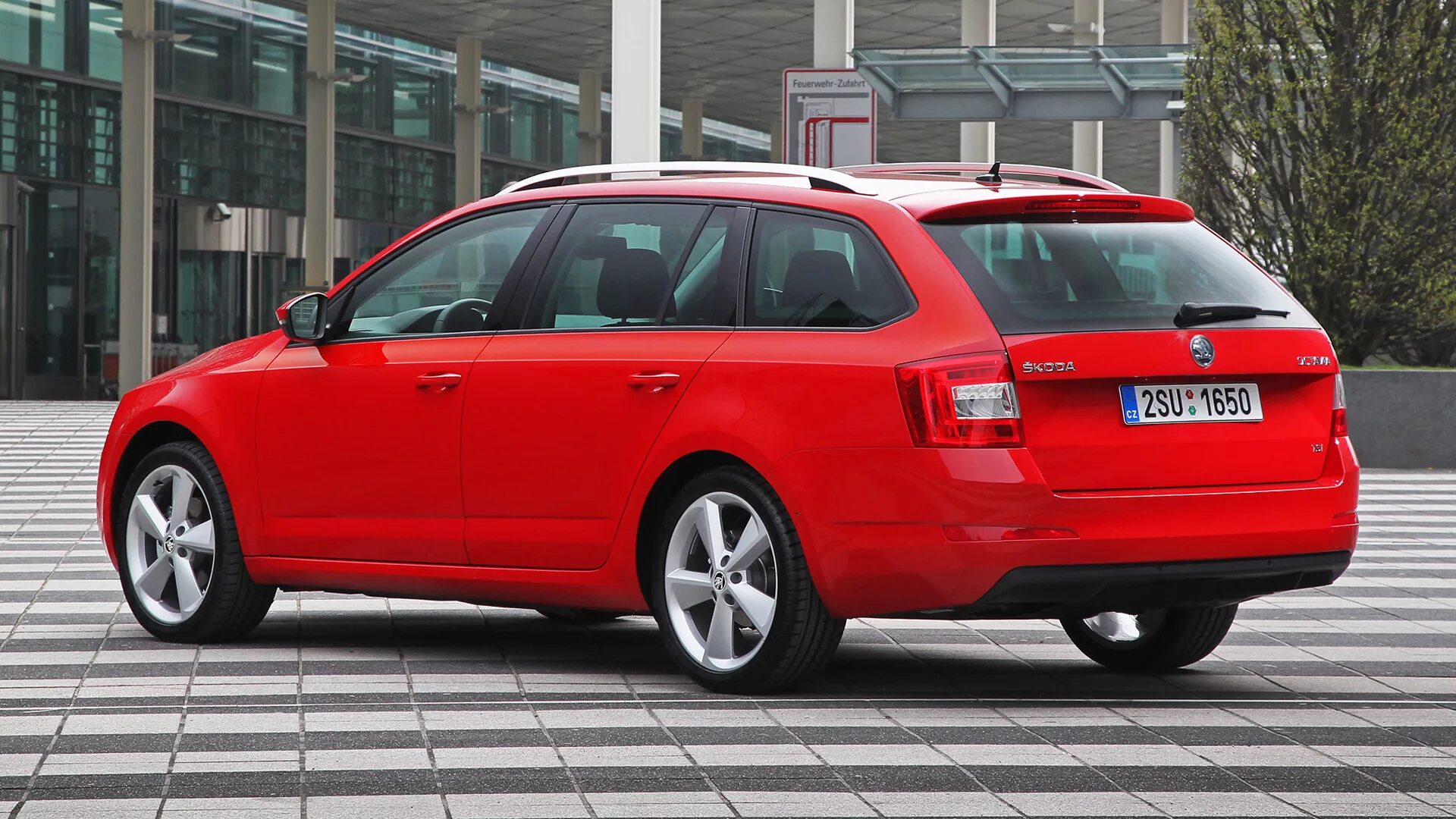 Легковой комби хэтчбек. Skoda Octavia Combi. Skoda-Octavia-III-Combi-2013. Skoda Octavia 3 универсал тур.