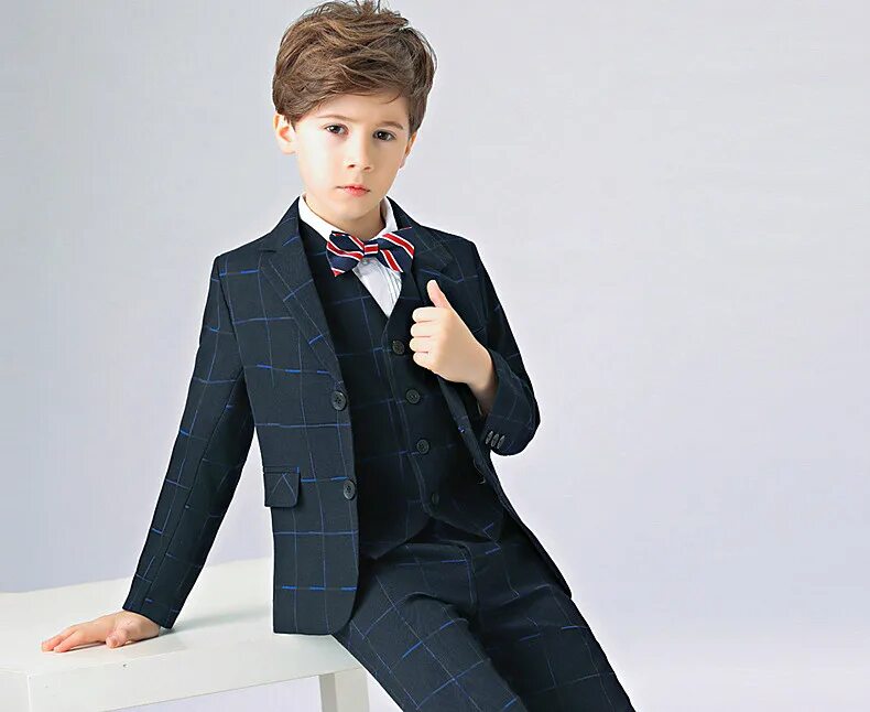 Фото мальчика в костюме. Школьный костюм для мальчика. Костюм для мальчика в школу. Мальчик в деловом костюме. Школьныйкостм для мальчиков.