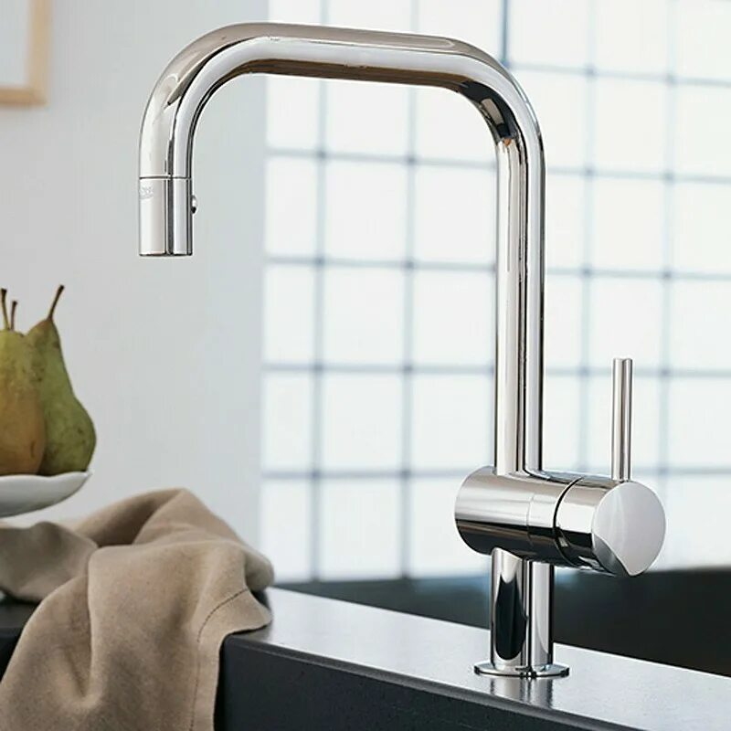 Выдвижной излив смесителя купить. Смеситель Minta Grohe 32488000. Смеситель Grohe Minta 32067000. Grohe Minta 32168000. Смеситель для кухни Grohe Minta.