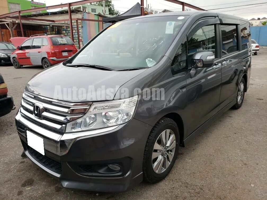 Аккумулятор степвагон. Хонда степвагон 2010. хонда степвагон rp1. stepwagon 2012. honda stepwagon 2015 фара.