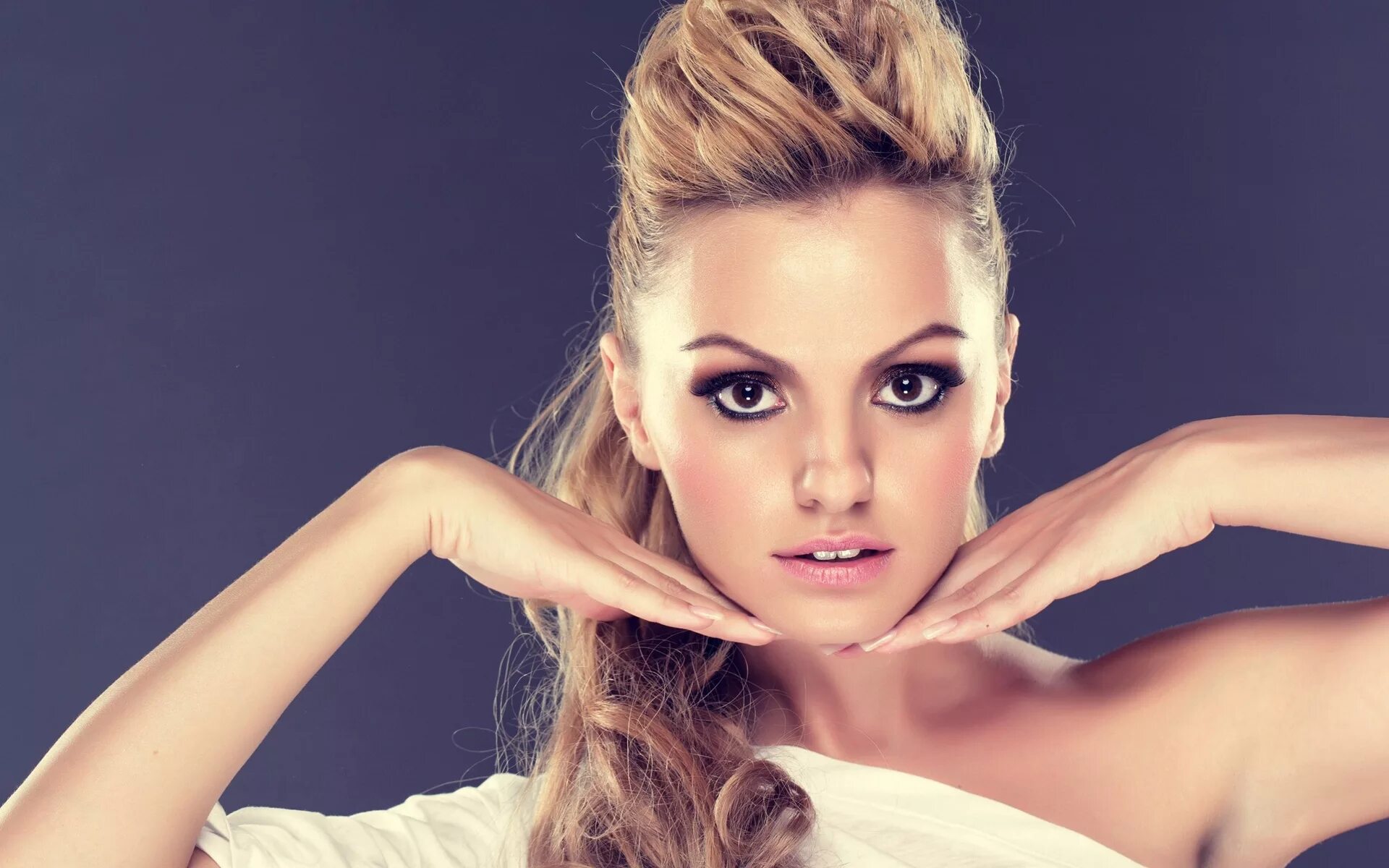 Alexandra Stan. Alexandra Stan 2022. Alexandra Stan фото.