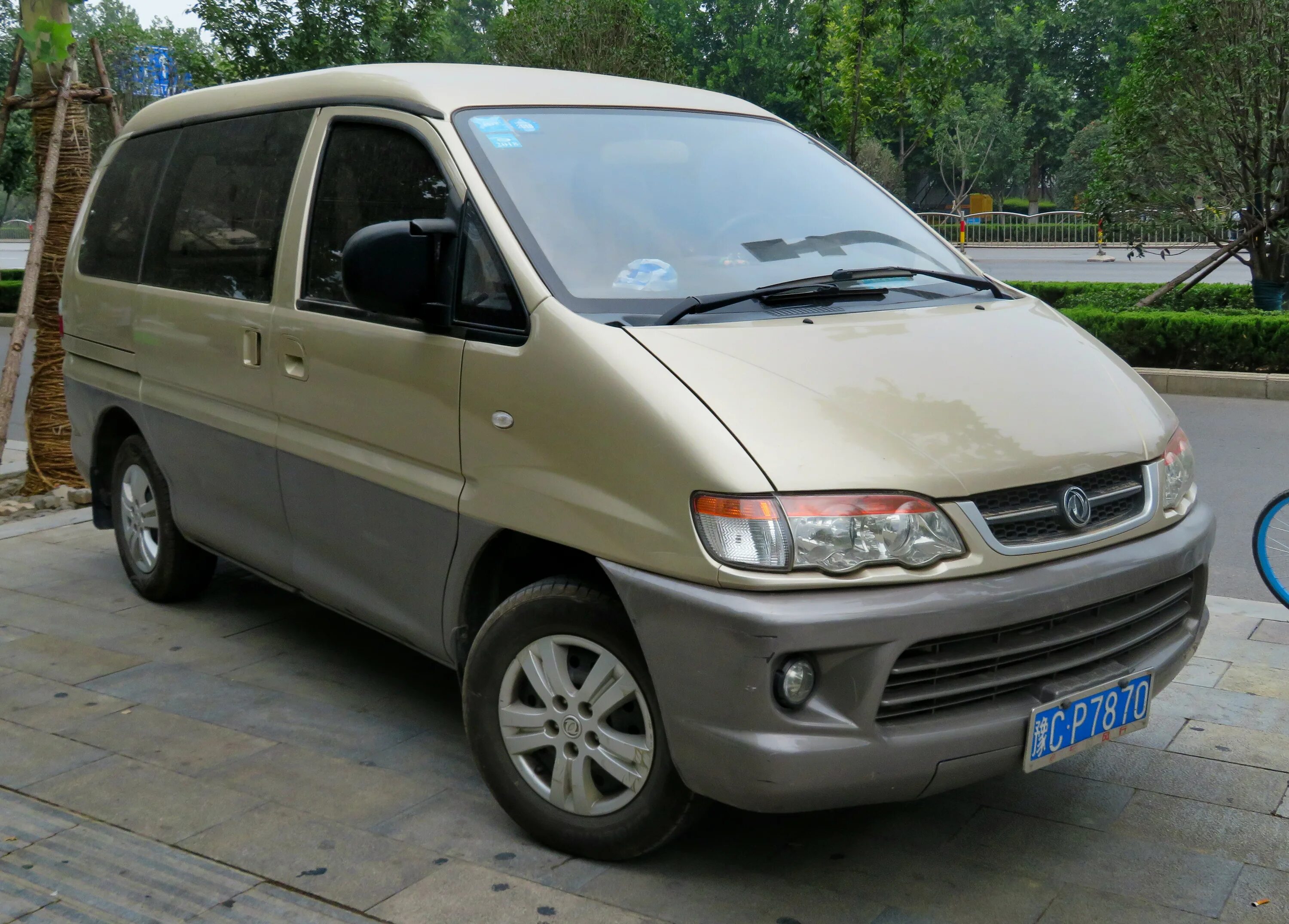 Mitsubishi delica space gear chamonix. Китайская делика. Китайская делика. Mitsubishi delica space gear chamonix. Делика с 5 дверями.