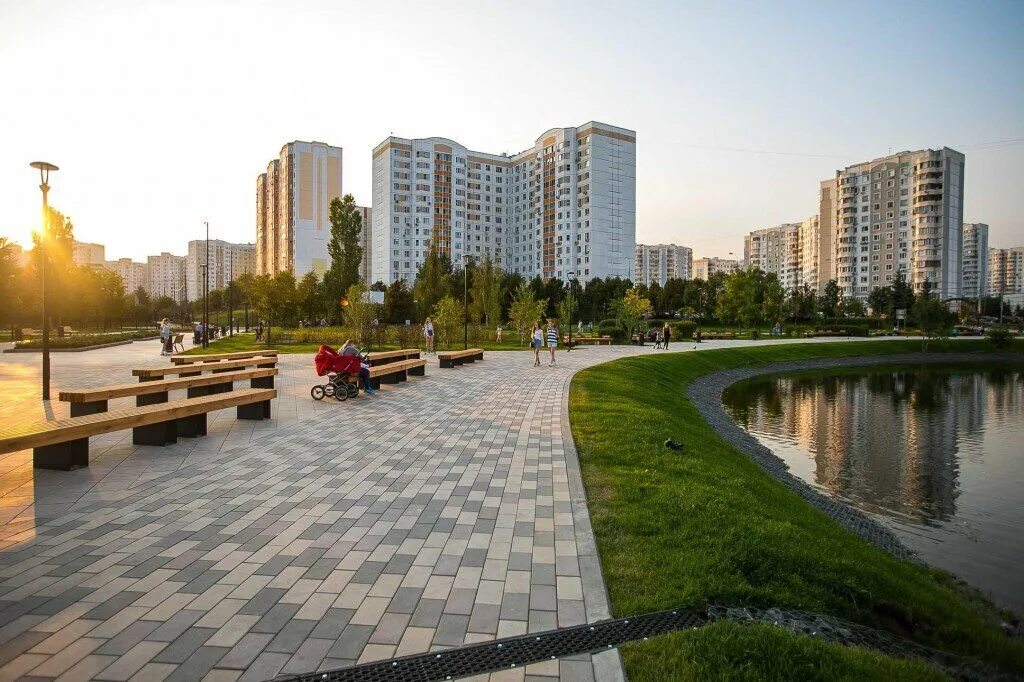 Парк южное бутово бунинская аллея. Парк жемчужина новокосино. Парк южное бутово. Бутово парк адмирала. Метро горчакова парк южное бутово.