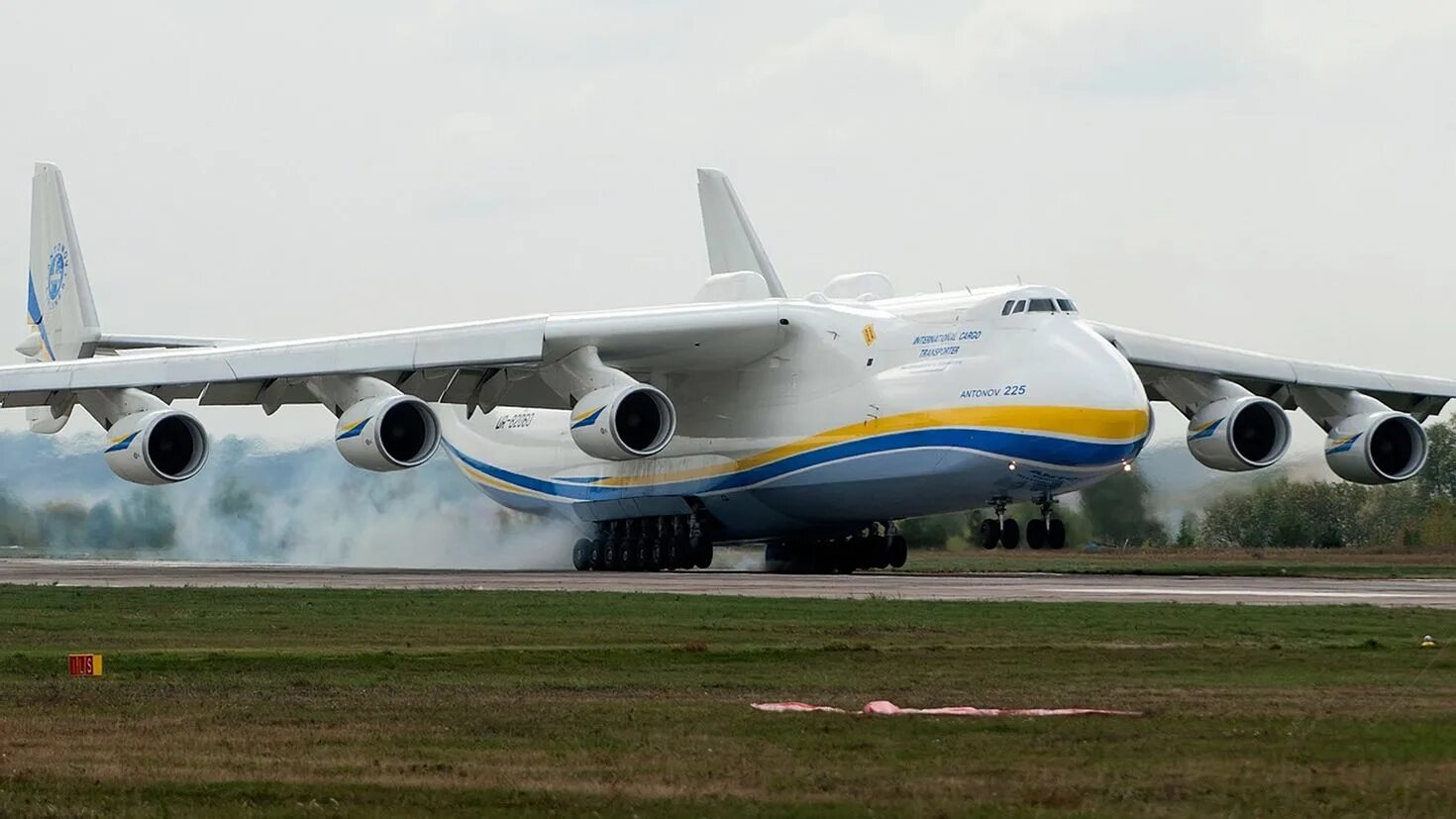 Ан-225 мрия. Ан-225 мрия украина. Ан-225 мрия взлет. Грузовой самолет ан 225 мрия. Самолет мрия ан-225.