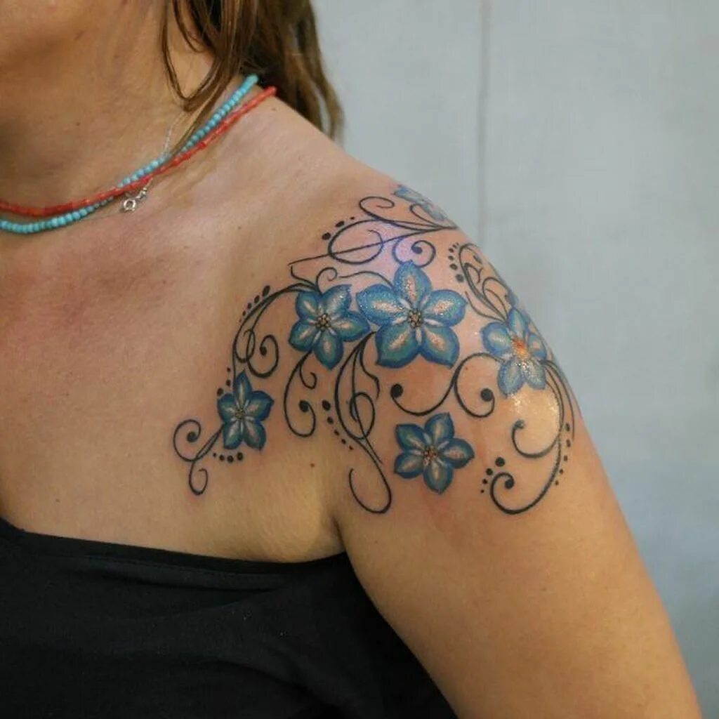 Красивые тату на спине для девушек. Красивые женские татуировки. Тату для женщин после. Тату для женщины за 40 лет. Татуировки для женщин.