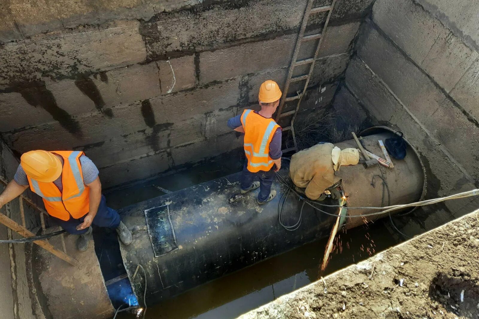 Донской технический водовод Таганрог. Очистные сооружения Таганрог. Донской технический водовод д 1420 мм. Сооружения на водопроводной сети. Почему в таганроге нет воды