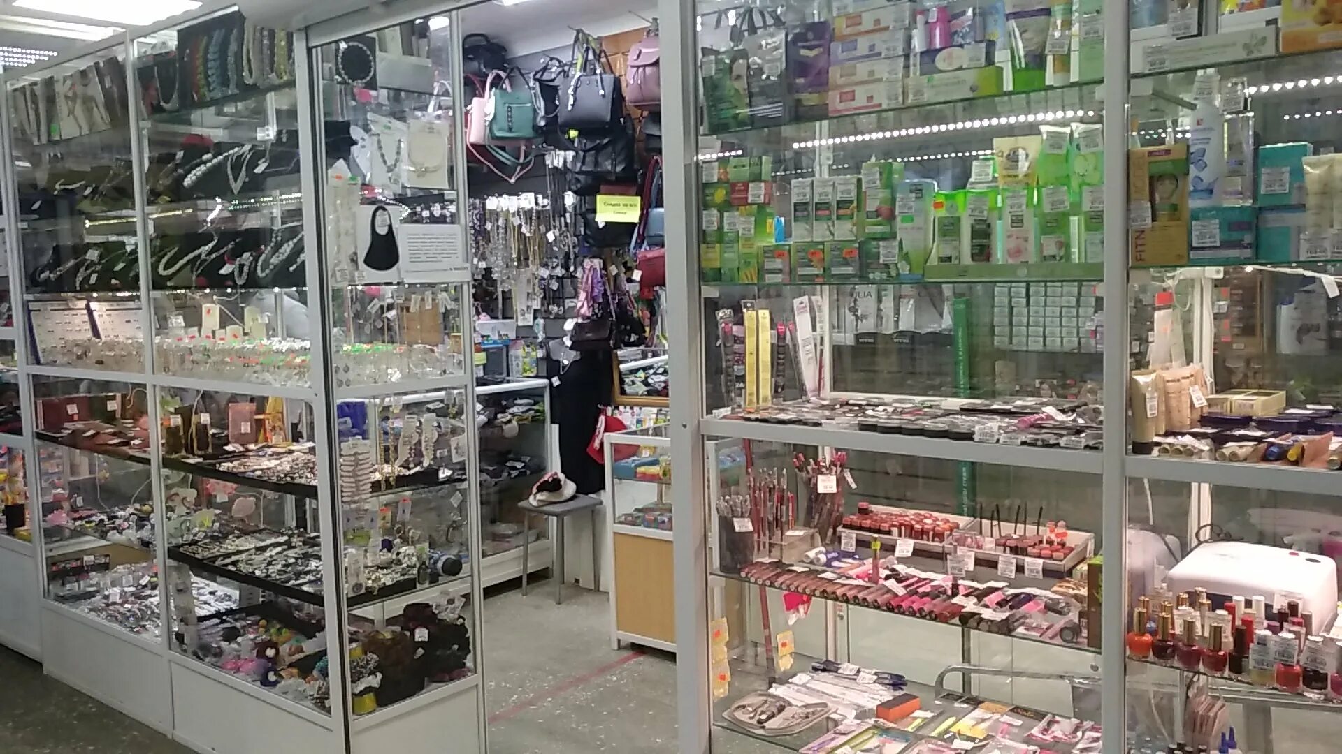 витрины для рыболовных магазинов. охотник 60 псков магазин каталог. рыболовный магазин псков. витрины для рыболовных магазинов. магазин технодром в пскове.