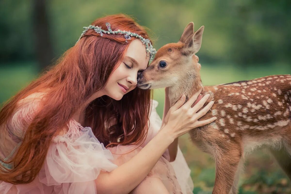 Woman with animals. Люди и животные. Фотосессия с животными. Люди и животные на природе. Красивые люди и животные.