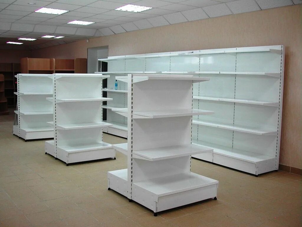 Торговые полки. Полки магазина. Полки для продуктового магазина. Стеллаж в магазине гондола. Торговое оборудование полки.