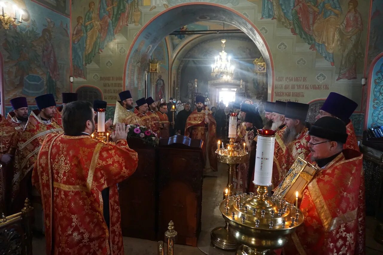 Всенощное бдение. Всенощная служба. Всенощная и литургия. Всеобщее бдение. Всенощная суббота