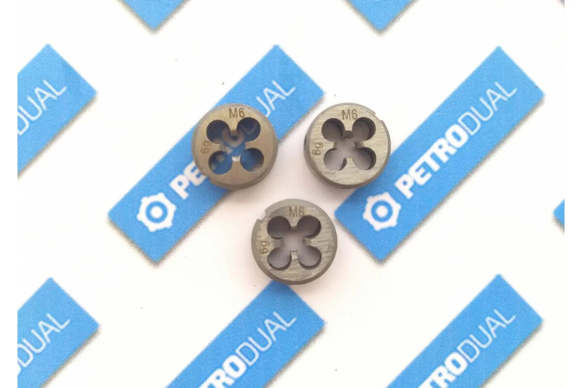 Плашка иноагента. Плашкодержатель для нарезания трубной резьбы. Инструмент для нарезания наружной резьбы вручную. Агент сми. Плашка м 8.