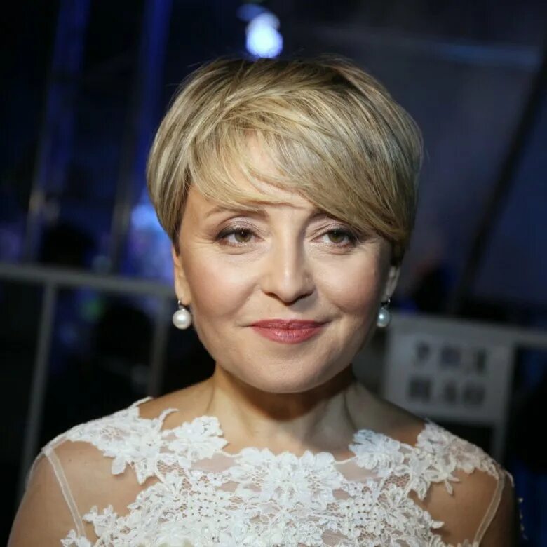 Варум 2021. Что случилось с варум. Стрижка анжелики варум 2020. Варум стрижка. Что случилось с варум.