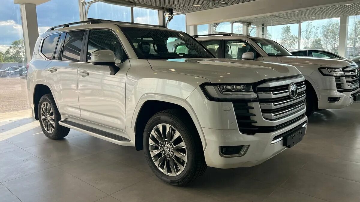 ленд крузер 300 2020