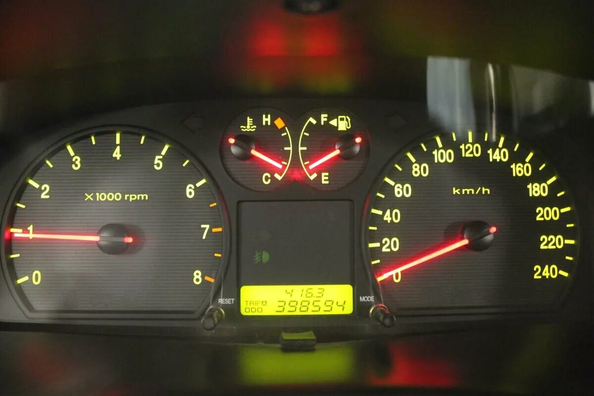 Спидометр на хендай соната тагаз. Датчик скорости гетц 1. Hyundai sonata 5 тагаз датчик скорости одометра. Хендай соната 2008 спидометр. Хендай соната 2007 схема спидометра.